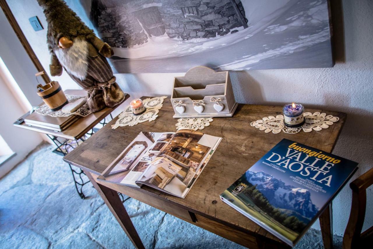 Maison Julie-Lungo La Via Francigena 에트로블레스 외부 사진